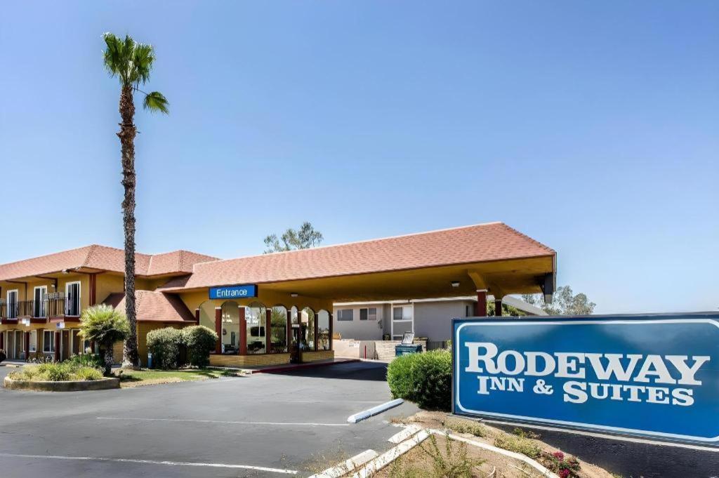 Rodeway Inn & Suites Canyon Lake-Menifee West Exterior foto